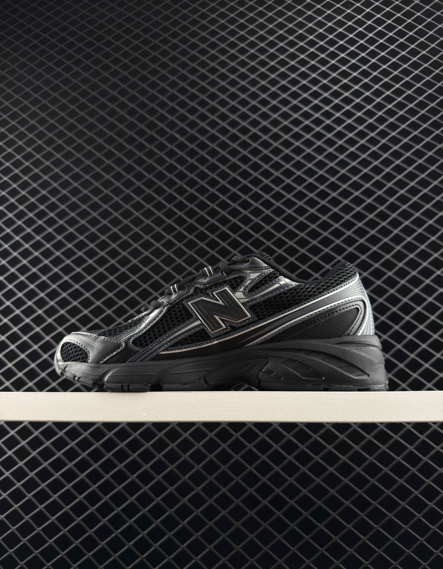 New Balance Retro Black Sneakers