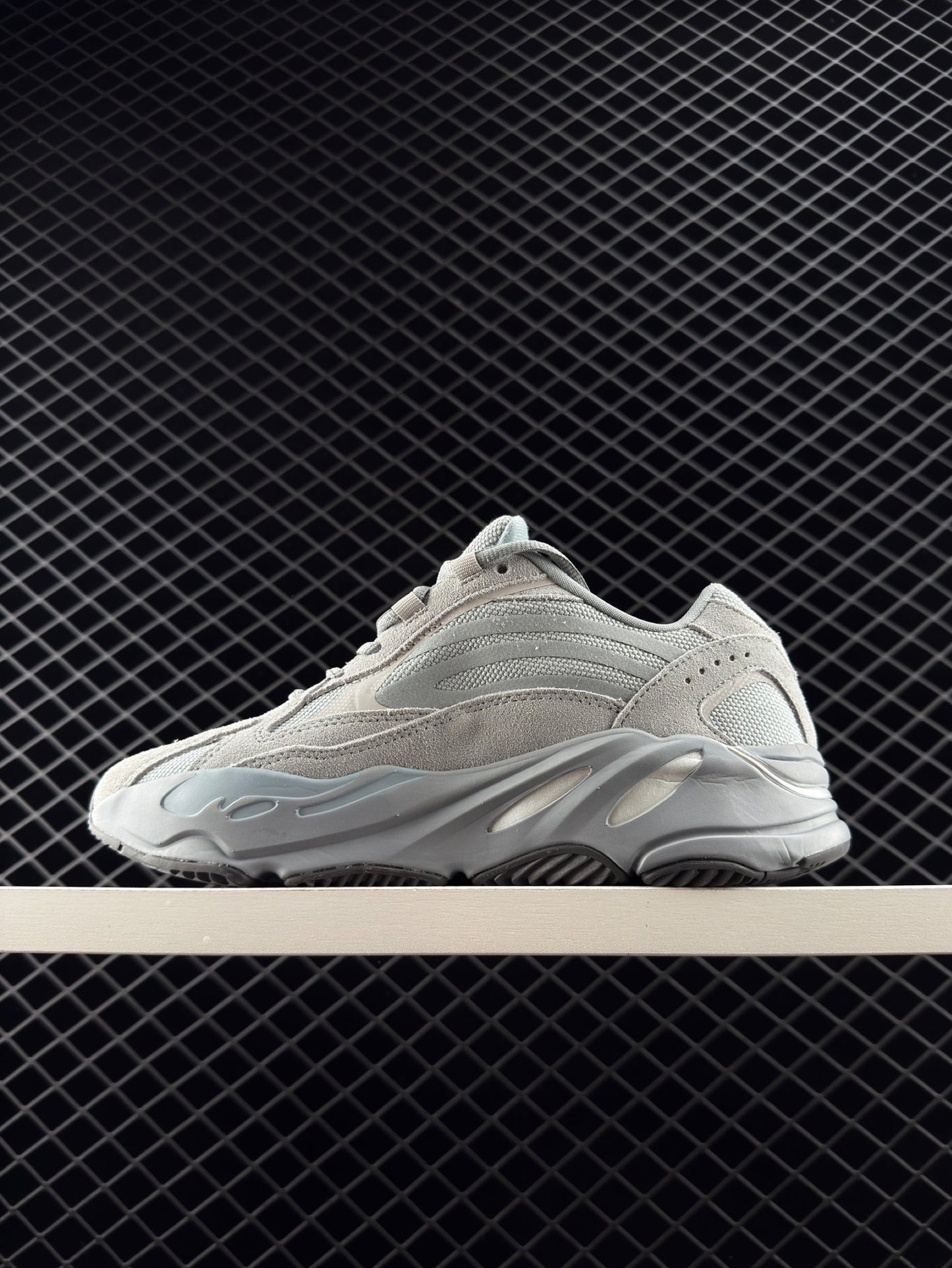 Adidas Yeezy Boost 700 V2 Retro Jogging Running Shoes