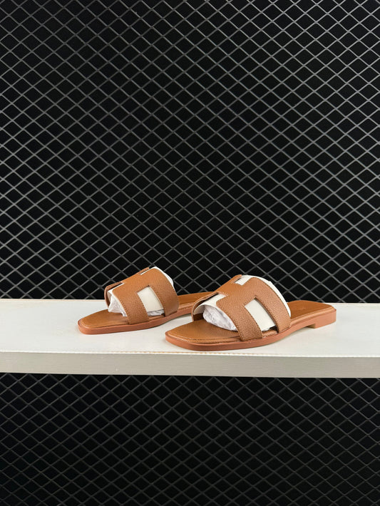 Hermes Vacation Home Essentials Flat Slippers with Large Soles