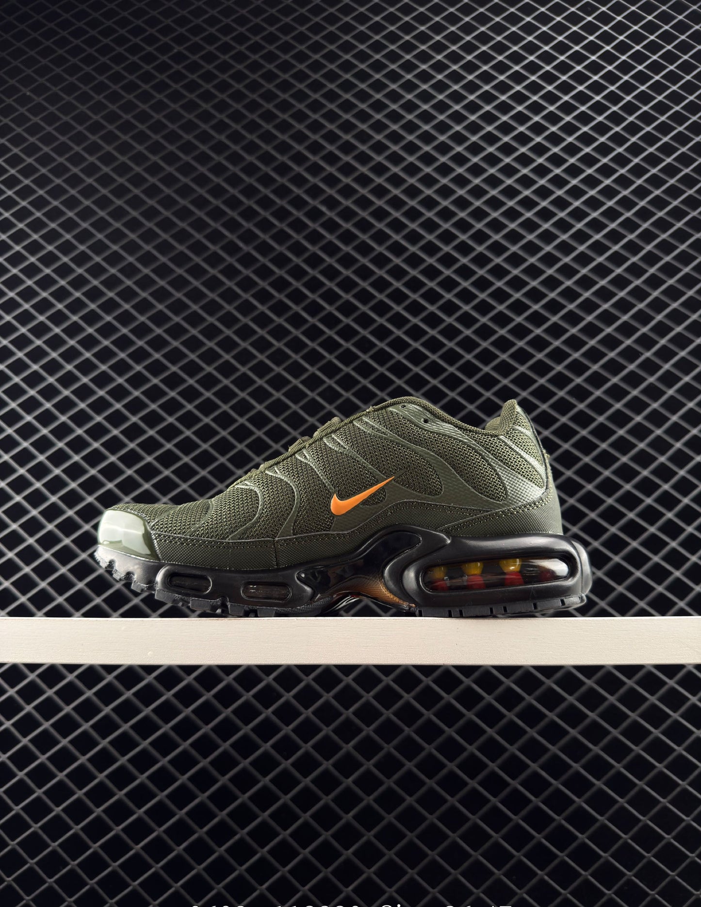 Nike Classic Color Sneakers