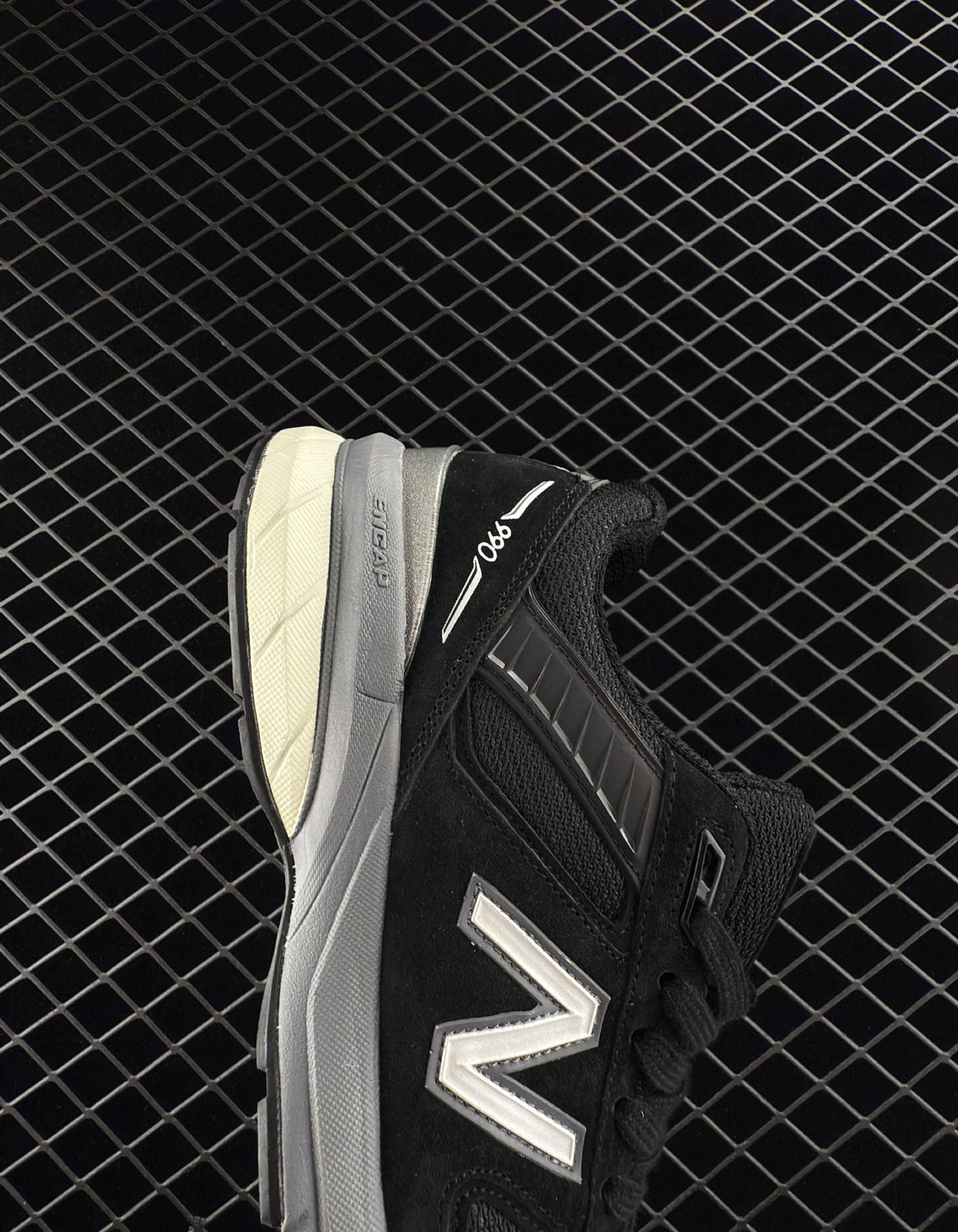 New Balance Classic Retro Black Sneakers