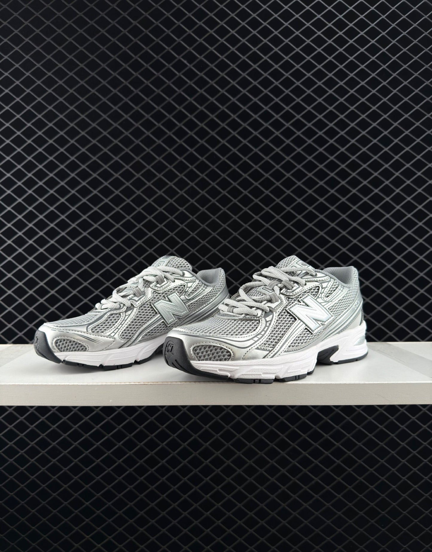 New Balance Trendy Breathable Retro Sneakers