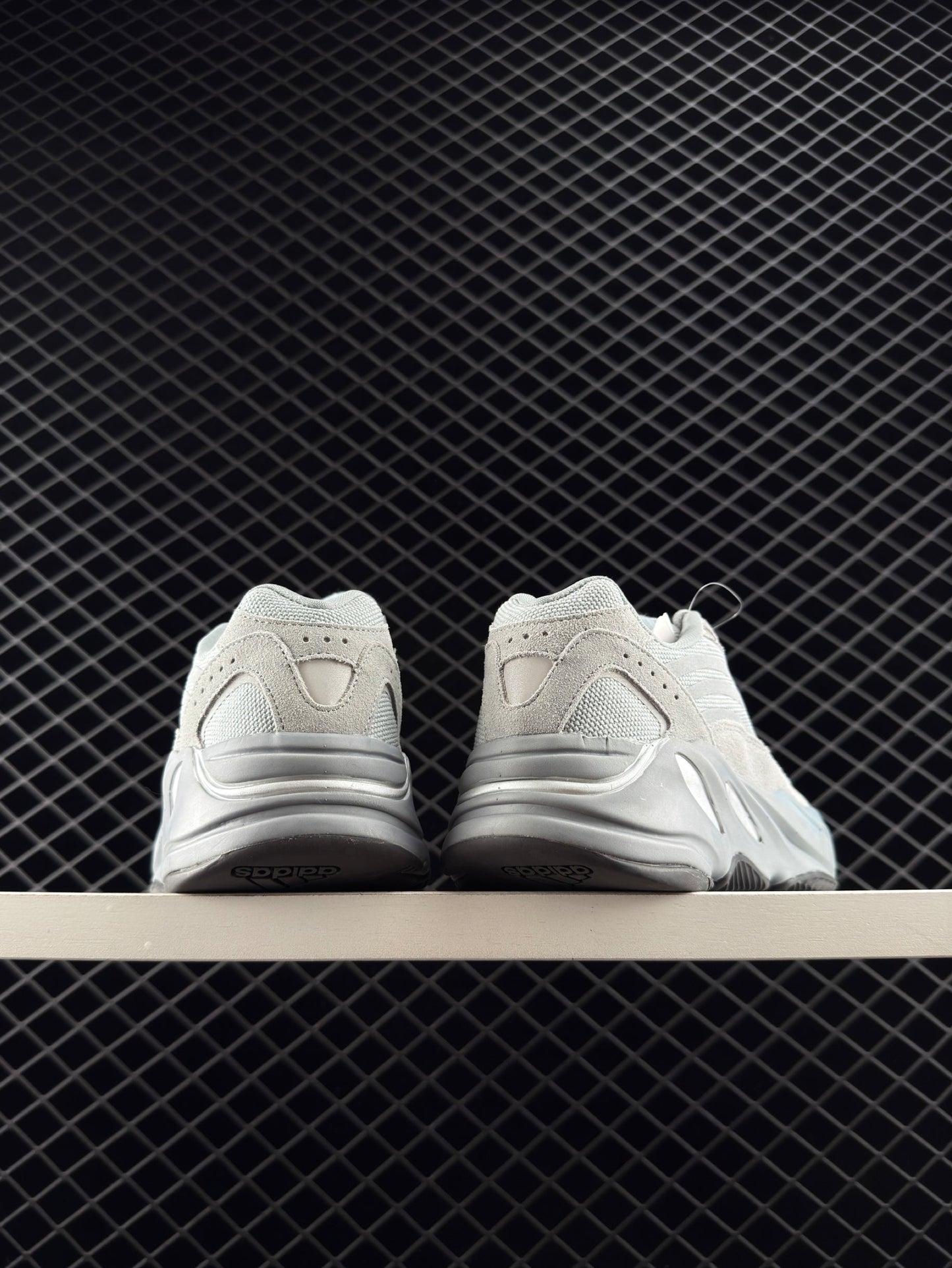 Adidas Yeezy Boost 700 V2 Retro Jogging Running Shoes