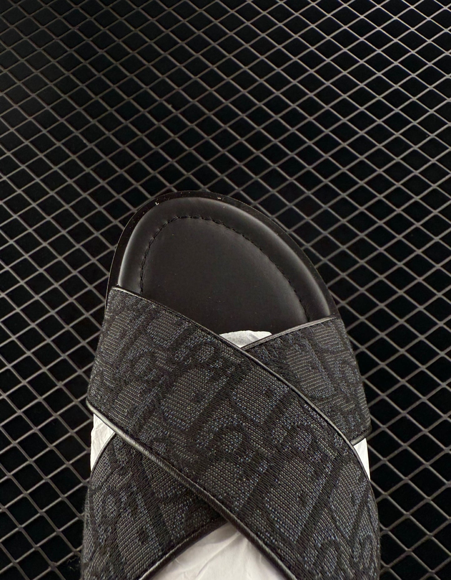 Dior Men's Cross-Bottom Slippers