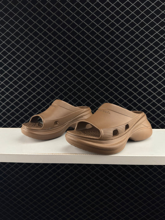 Balenciaga Pool Crocs Versatile Stylish Sandals