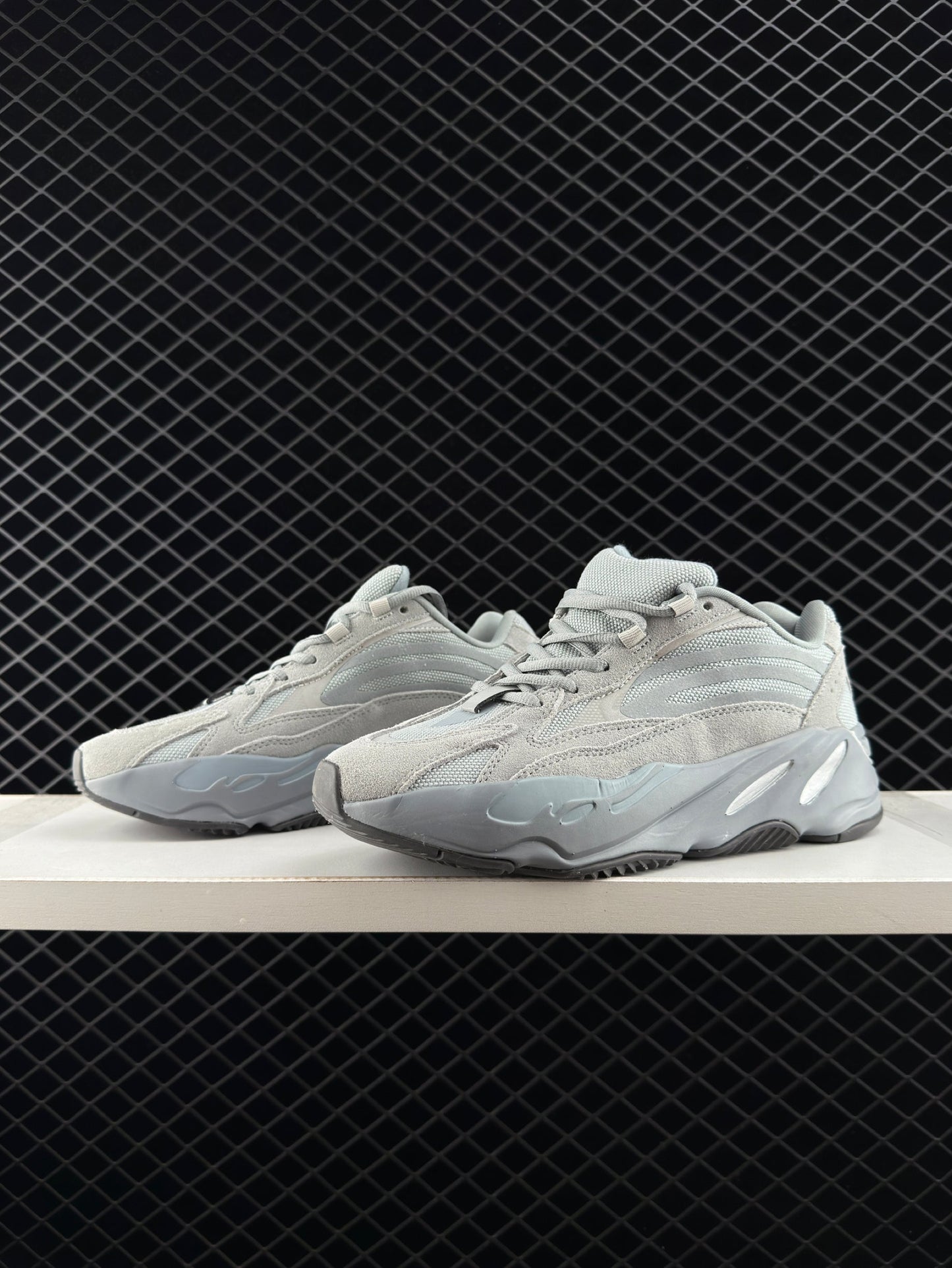 Adidas Yeezy Boost 700 V2 Retro Jogging Running Shoes