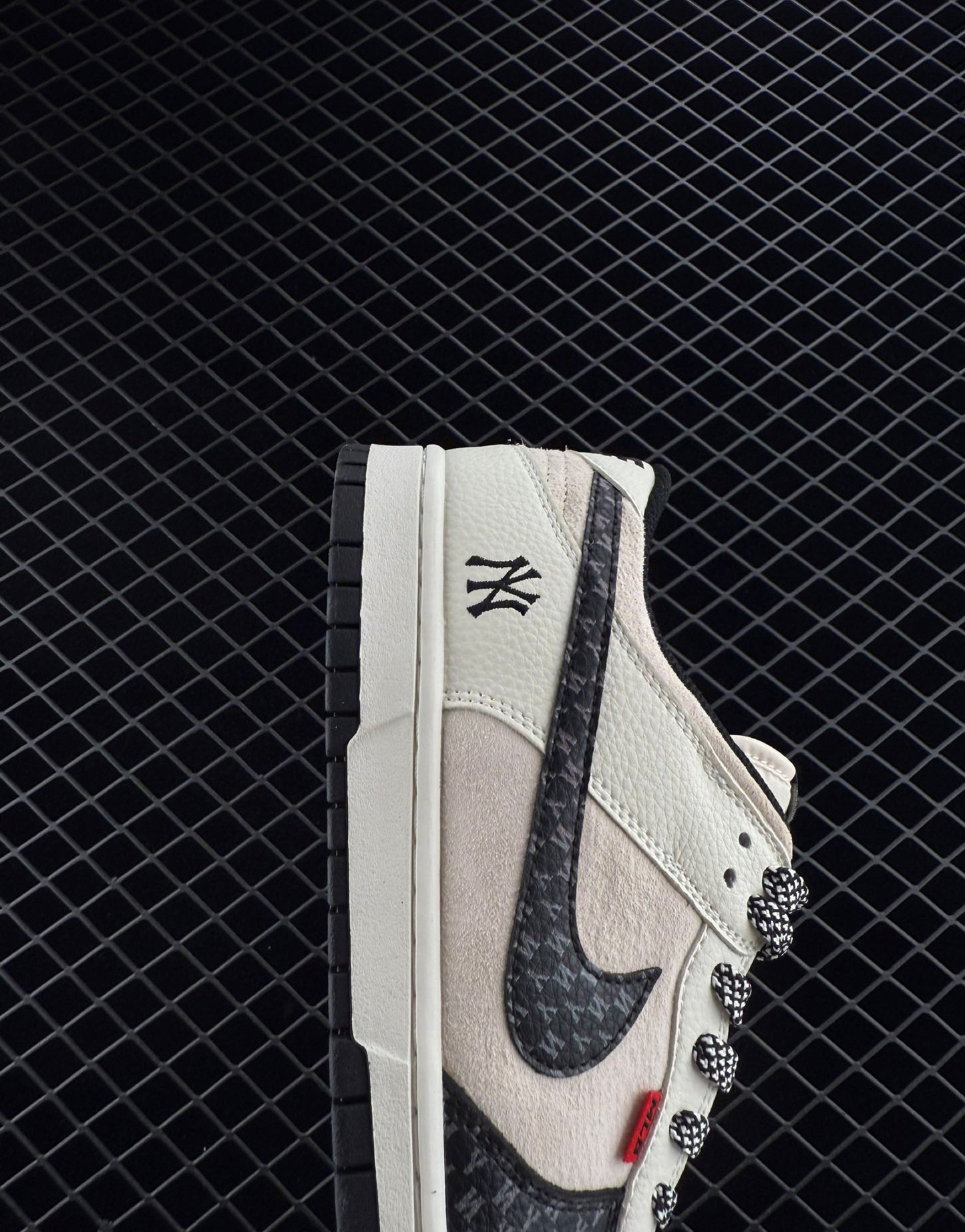 Nike SB Series Low-top Casual Sports Shoes