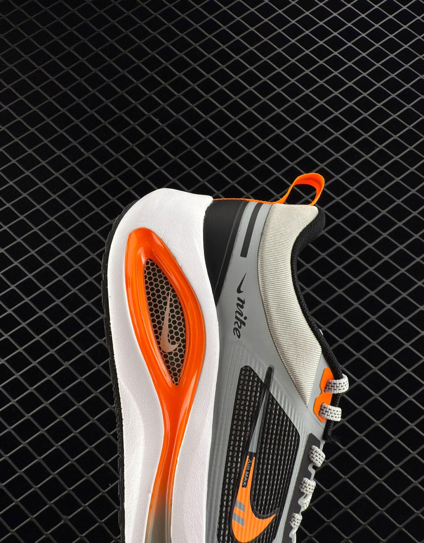 Nike Flywire Sneakers