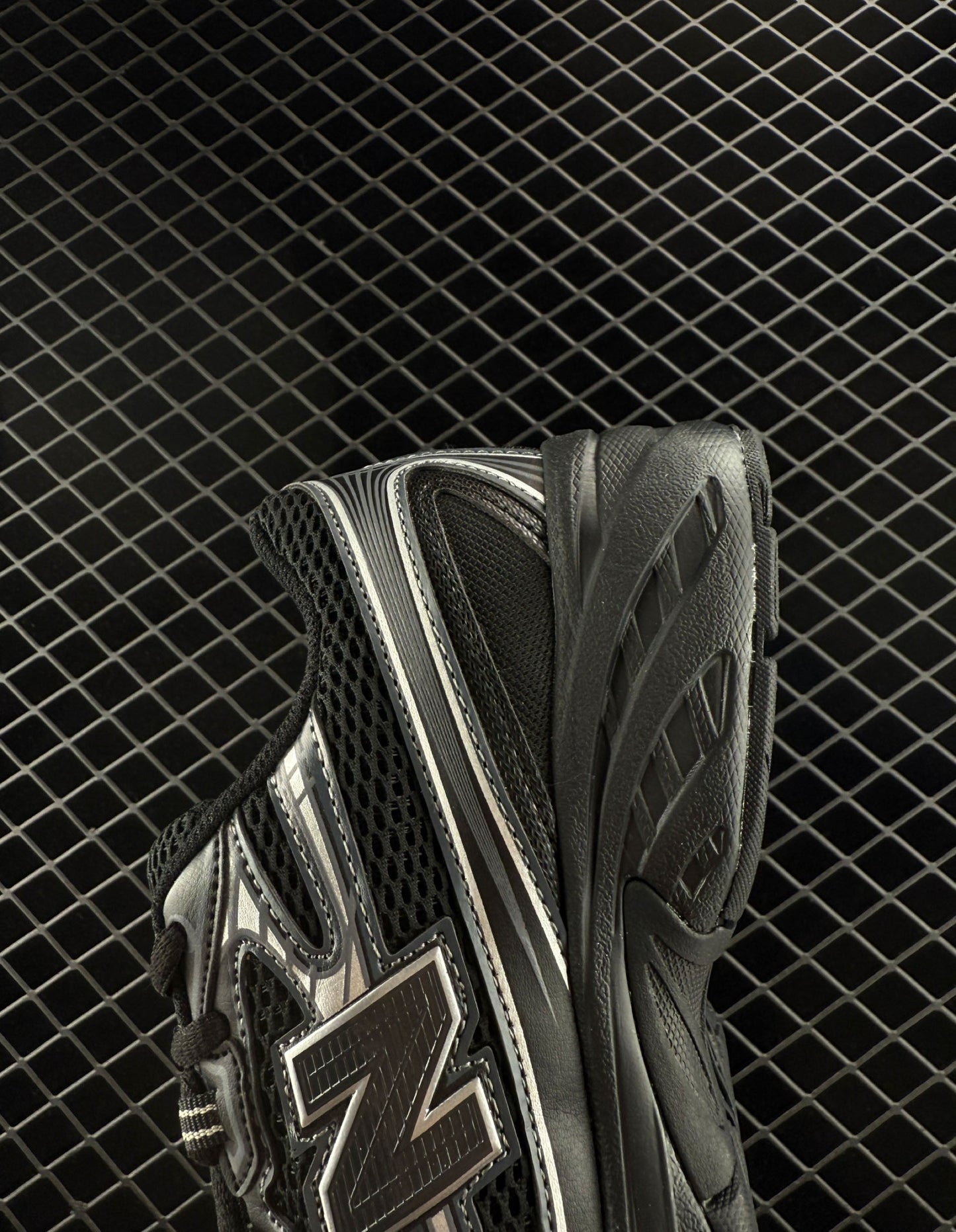 New Balance Retro Black Sneakers