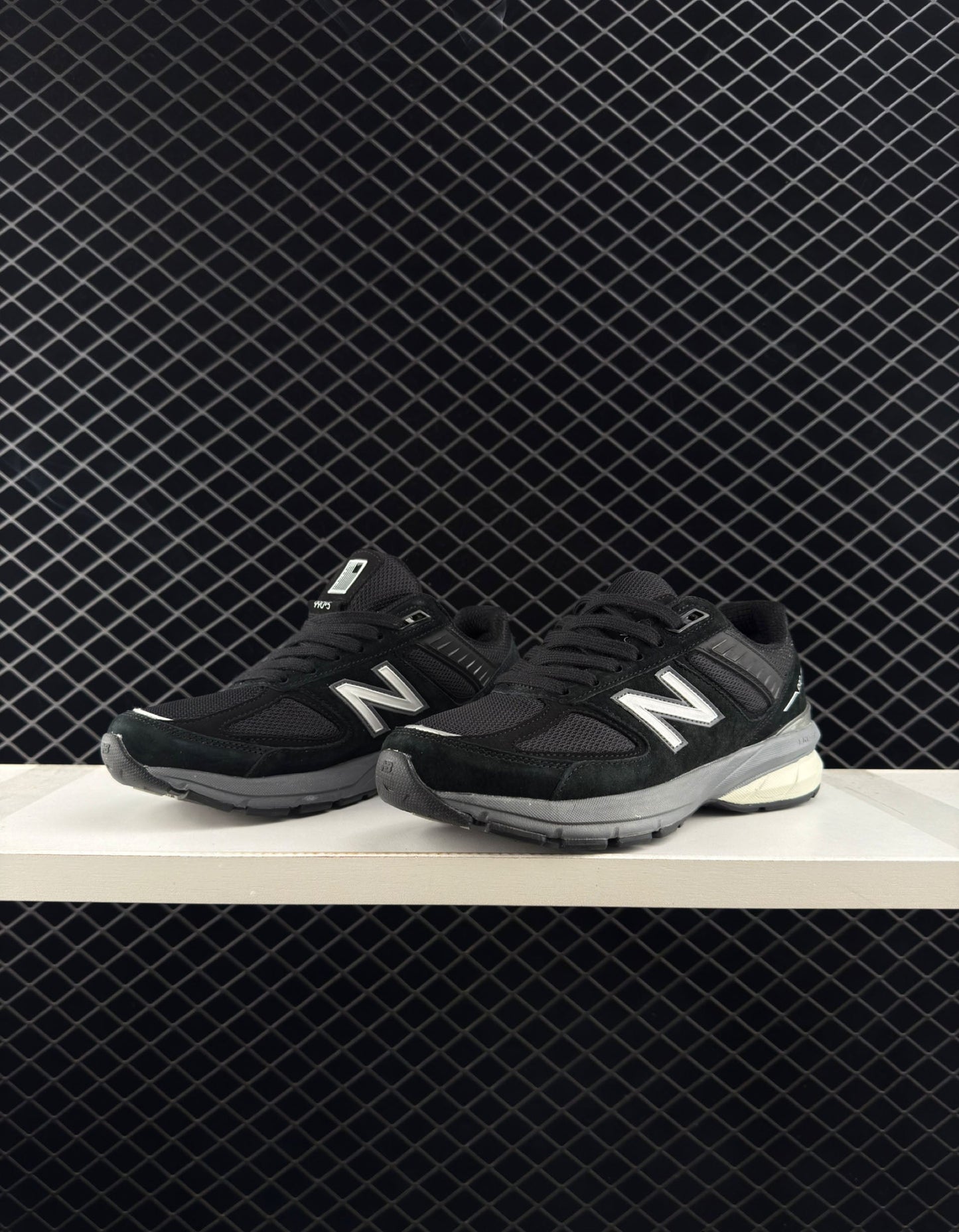 New Balance Classic Retro Black Sneakers